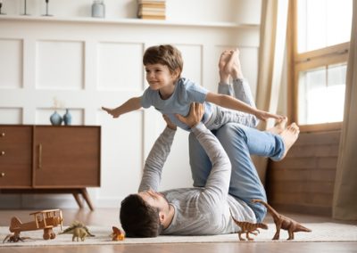 Elternzeit-Klischee adé – wie Väter die Rollenbilder aufbrechen